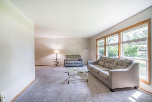 7050 97th St, Milwaukee, WI 53224-4602