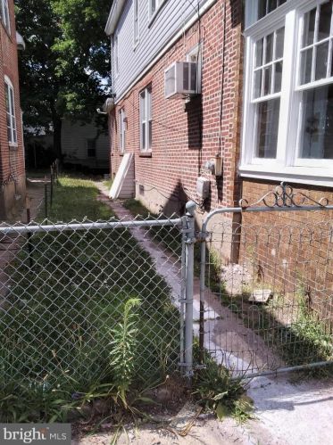 320 Dayton St, Trenton NJ  08610-6417 exterior