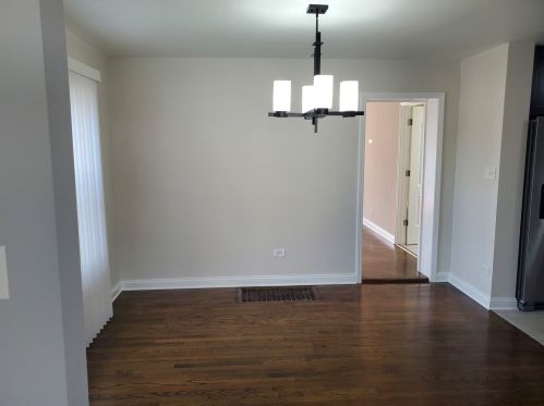 8733 East End Ave, Chicago IL  60617-2734 exterior