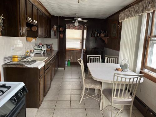 98 Hawkins St, Providence RI 02908-1713 exterior