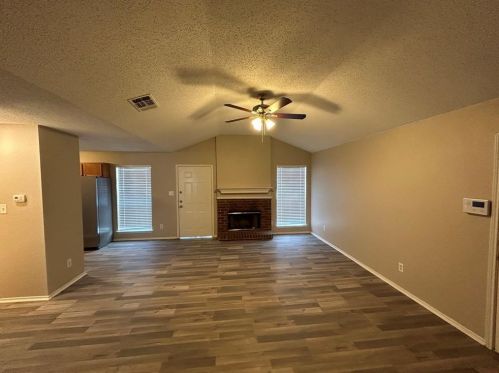 9231 Crimnson Ct, Dallas TX  75217-8660 exterior