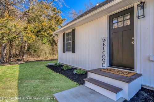 111 Starboard St, Lacey, NJ 08731-4335