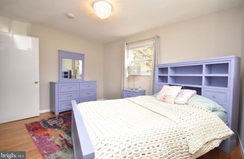 3010 Marl Pat Dr, Alexandria VA 22310-2219 exterior