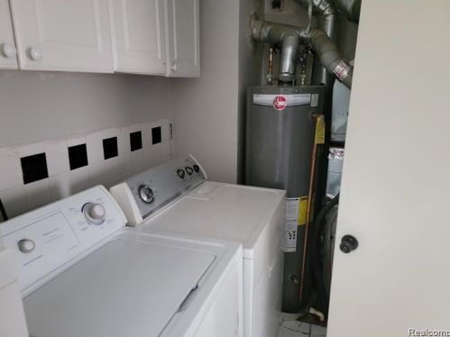 24684 Lehigh St, Dearborn Heights MI  48125-1638 exterior