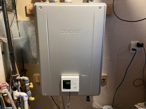 11104 Londonderry Dr, Sandy UT 84070 exterior