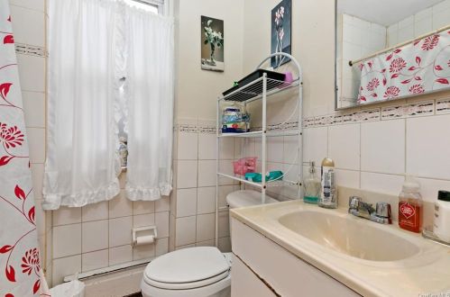 112 2 St, Mount Vernon NY 10550-3433 exterior