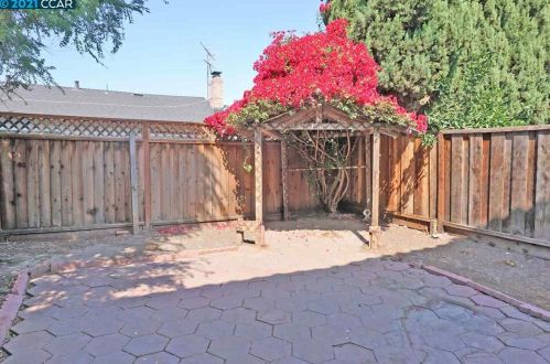 1025 Hillview Dr, Milpitas CA 95035-3304 exterior