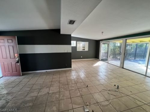 2140 Estey Ave, Naples FL 34104-4276 exterior