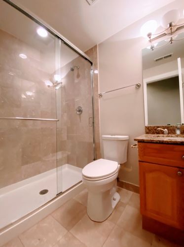 1821 Oakdale Ave, Chicago IL  60657-4023 exterior