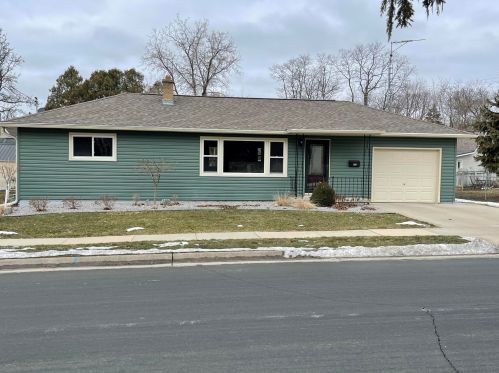 1016 Labaree St, Watertown WI 53098-3019 exterior