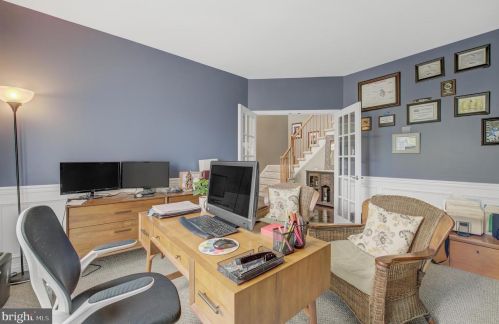 5 Cobblestone Ct, Columbus NJ 08022-1969 exterior