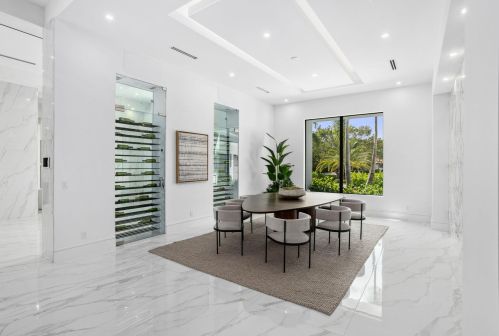 8235 Twin Lk Dr, Boca Raton FL 33496-1922 exterior