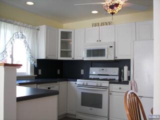 420 Lincoln Ave, Paterson NJ  07512-2128 exterior