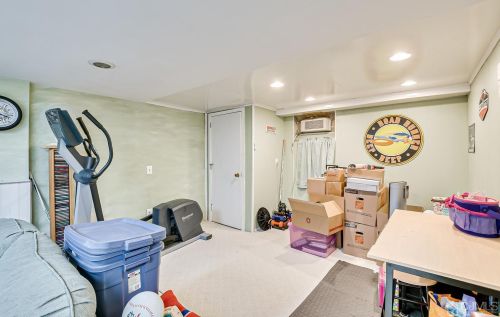 57 Barton St, Edison NJ 08837-2855 exterior