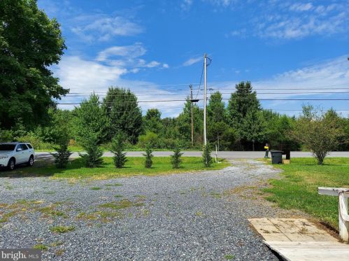 1170 Frederick Pike, Littlestown PA 17340-9381 exterior