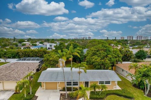 672 96th Ave, Naples, FL 34108-2463