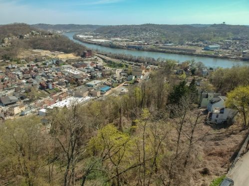 217 Logan St, Pittsburgh PA  15209-2811 exterior