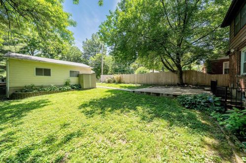 744 Laclede Sta Rd, Saint Louis MO 63117-2048 exterior