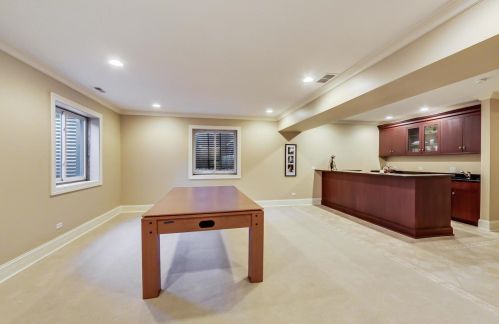 642 Euclid Ave, Elmhurst IL 60126-4338 exterior