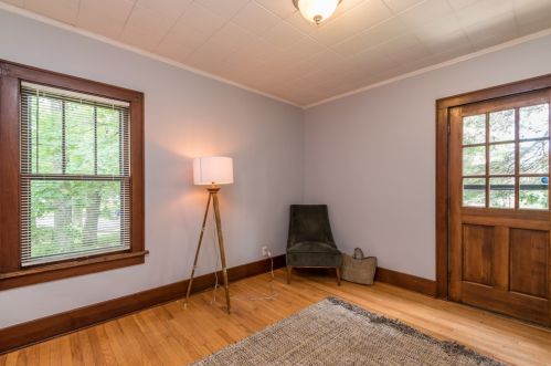 325 Jackson St, Waukegan IL 60085-6301 exterior