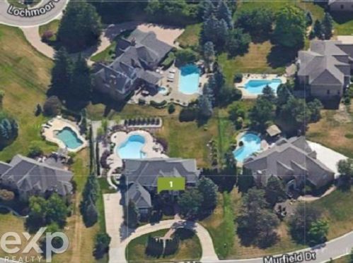 5815 Murfield Dr, Rochester, MI 48306-2362