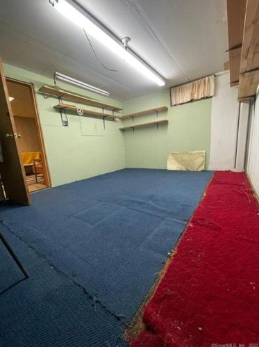 141 Ida Ave, Derby CT 06418-2323 exterior