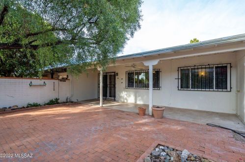 5716 Grant Rd, Tucson AZ 85712-2341 exterior