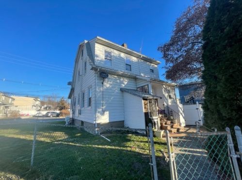 88 Barbour St, Paterson, NJ 07508-1546