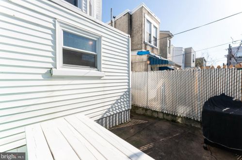 2570 Cedar St, Philadelphia PA 19125-2335 exterior