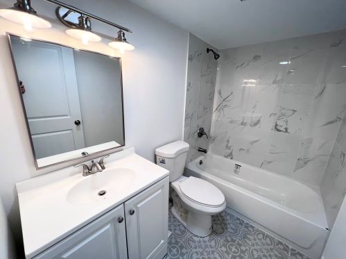 7928 Muskegon Ave, Chicago IL  60617-1423 exterior