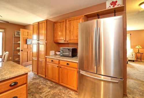 12393 Waterford Ave, Milwaukee WI 53235-4922 exterior