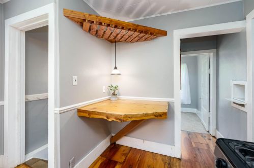 4624 1 St, Kalamazoo MI 49009-7943 exterior