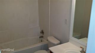 1135 Roseway Dr, Indianapolis IN  46219-3920 exterior