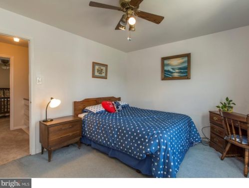 73 Victoria Dr, Chester PA 19014-1549 exterior