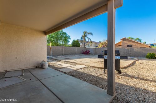 2220 Escuda Rd, Phoenix AZ 85050-3516 exterior