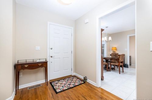 37 Knollwood, Windsor, CT 06095-4724