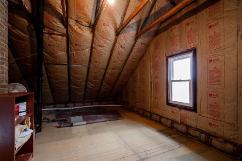 1374 58, Milwaukee WI 53214-5111 exterior