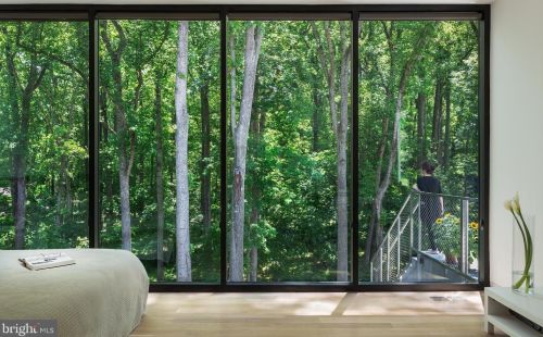 8725 Brk Rd, Mc Lean VA 22102-1507 exterior