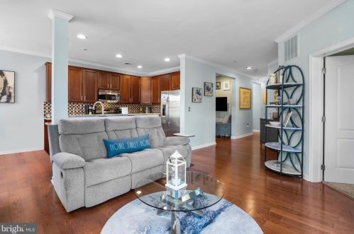 208 Carson Ter, Huntingdon Valley PA  19006-4718 exterior