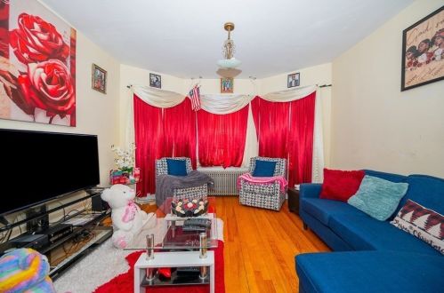 9 Caroline St, Worcester MA 01604-3854 exterior