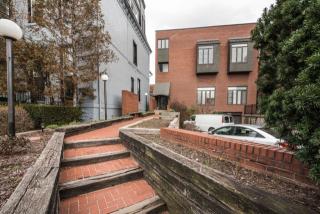 325 Highland Ave, Pittsburgh PA  15206-4247 exterior