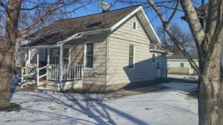 628 Short Ave, Genoa Bluff, IA 52301-1639