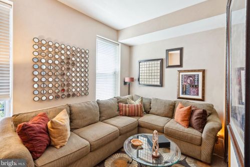 1331 Dickinson St, Philadelphia PA 19147-6211 exterior