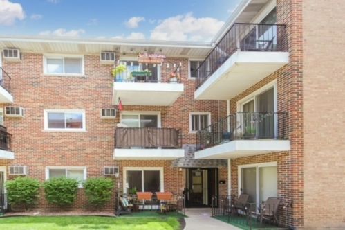 6135 64th Pl, Chicago, IL 60638-5328