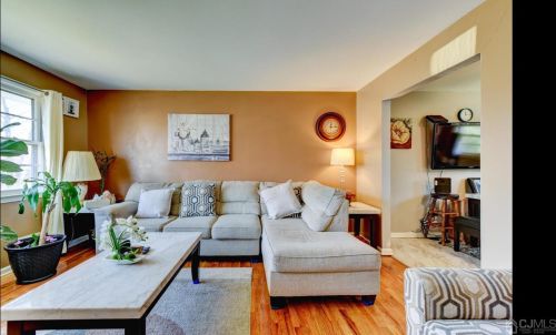 226 Prospect Ave, Green Brook NJ  08812-1418 exterior