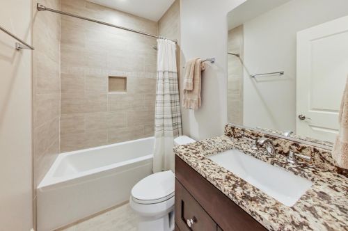 2236 Fletcher St, Chicago IL 60634-4033 exterior