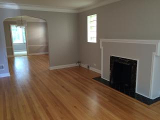 5222 Virginia Ave, Chicago, IL 60625-4015