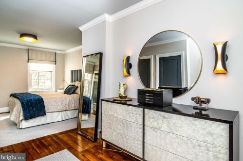 312 Juniper St, Philadelphia PA 19107-5818 exterior