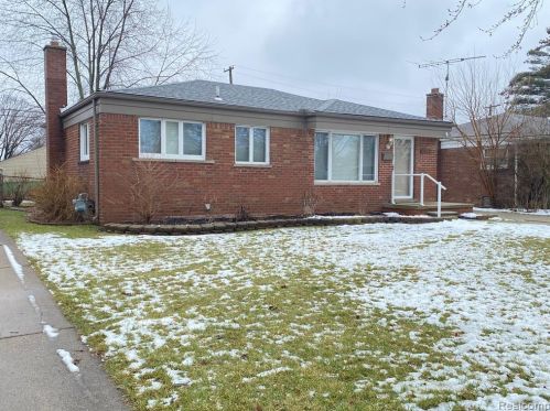 33281 Florence St, Garden City, MI 48135-1030