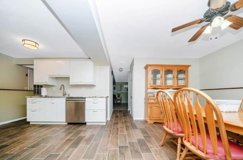 121 Grn Mdw Rd, Milford CT 06461-2258 exterior